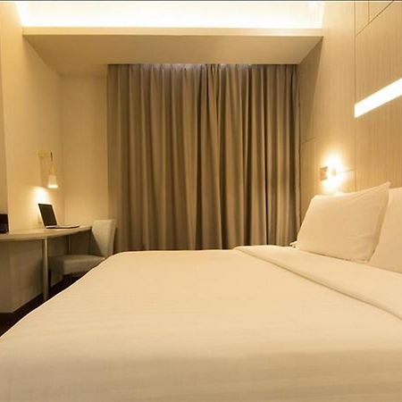 Swiss-Belinn Cikarang Εξωτερικό φωτογραφία
