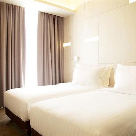 Swiss-Belinn Cikarang Εξωτερικό φωτογραφία