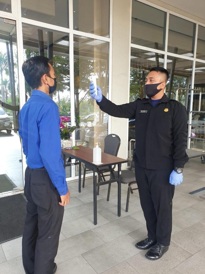 Swiss-Belinn Cikarang Εξωτερικό φωτογραφία