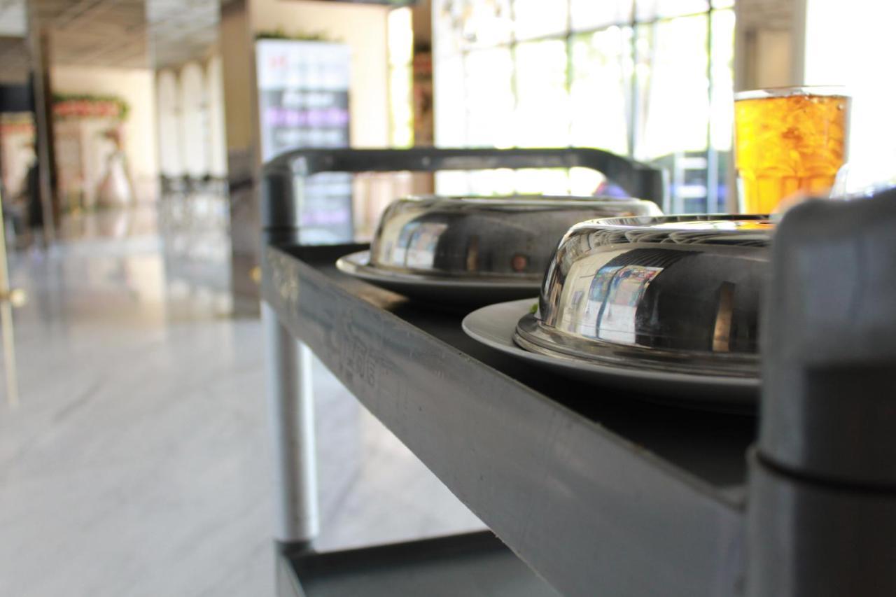 Swiss-Belinn Cikarang Εξωτερικό φωτογραφία