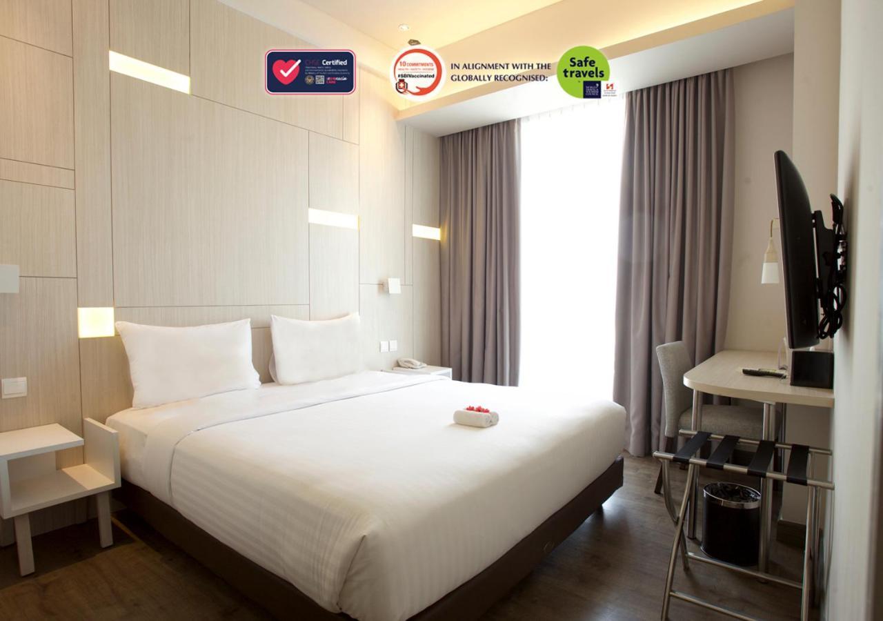 Swiss-Belinn Cikarang Εξωτερικό φωτογραφία