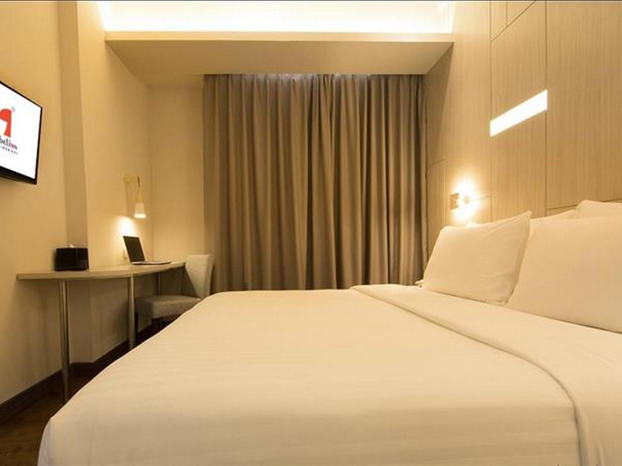 Swiss-Belinn Cikarang Εξωτερικό φωτογραφία
