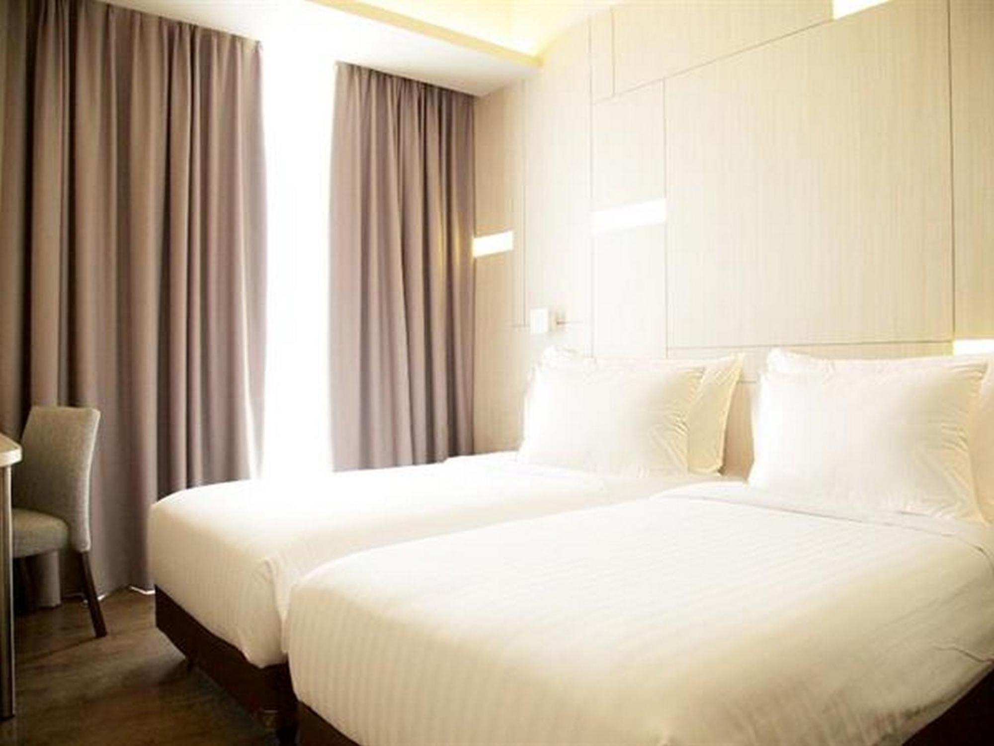 Swiss-Belinn Cikarang Εξωτερικό φωτογραφία