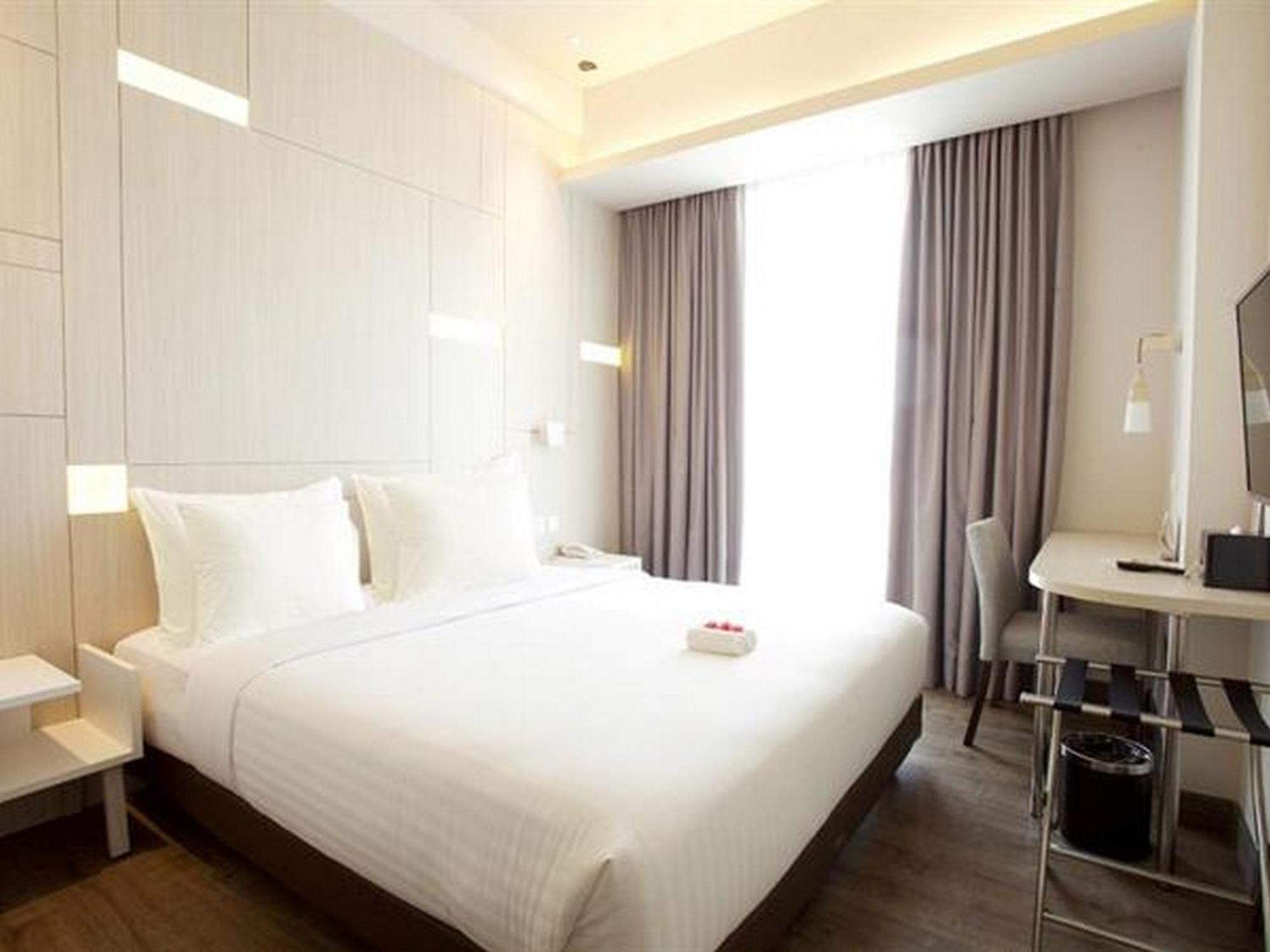 Swiss-Belinn Cikarang Εξωτερικό φωτογραφία
