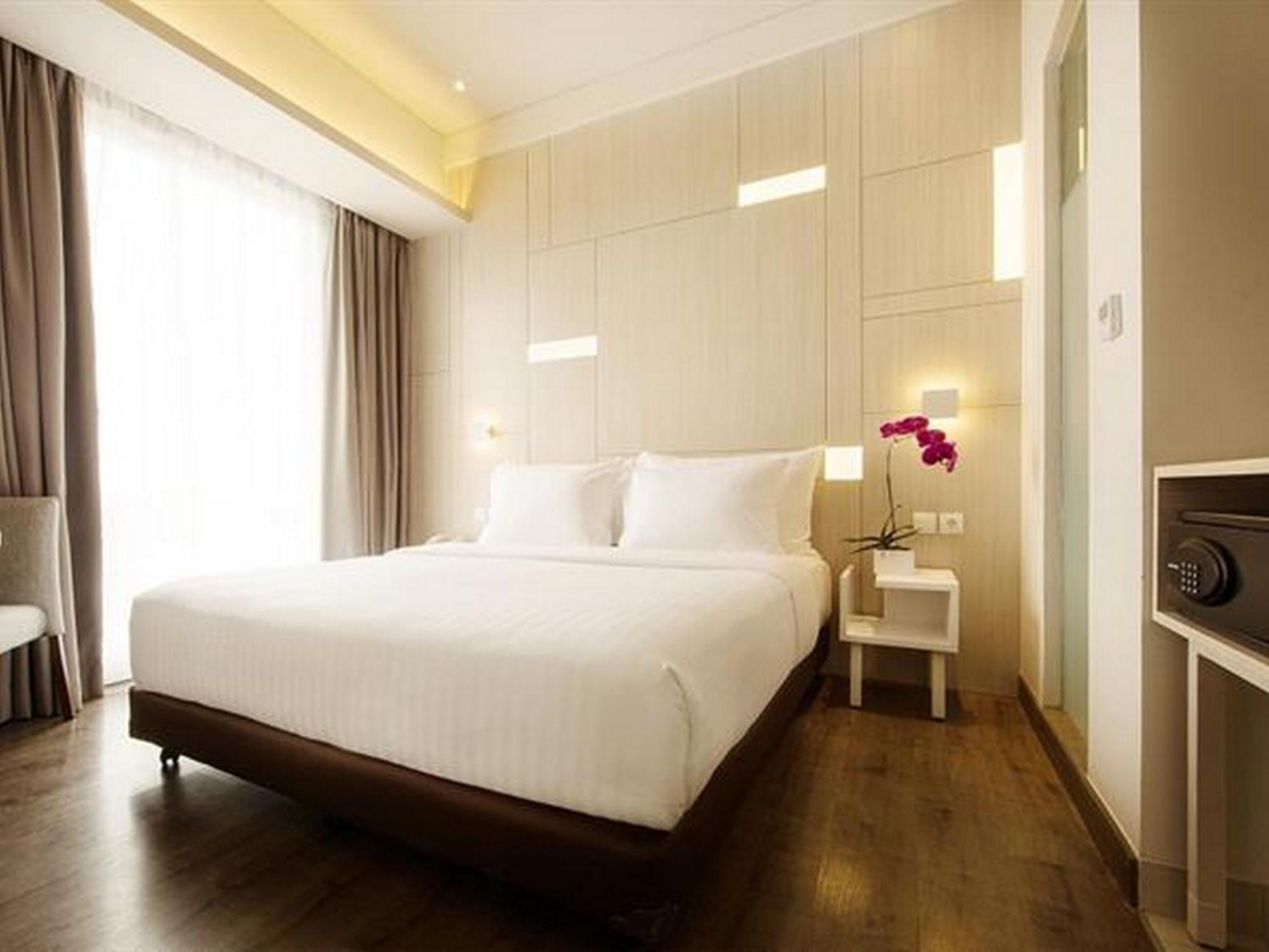 Swiss-Belinn Cikarang Εξωτερικό φωτογραφία